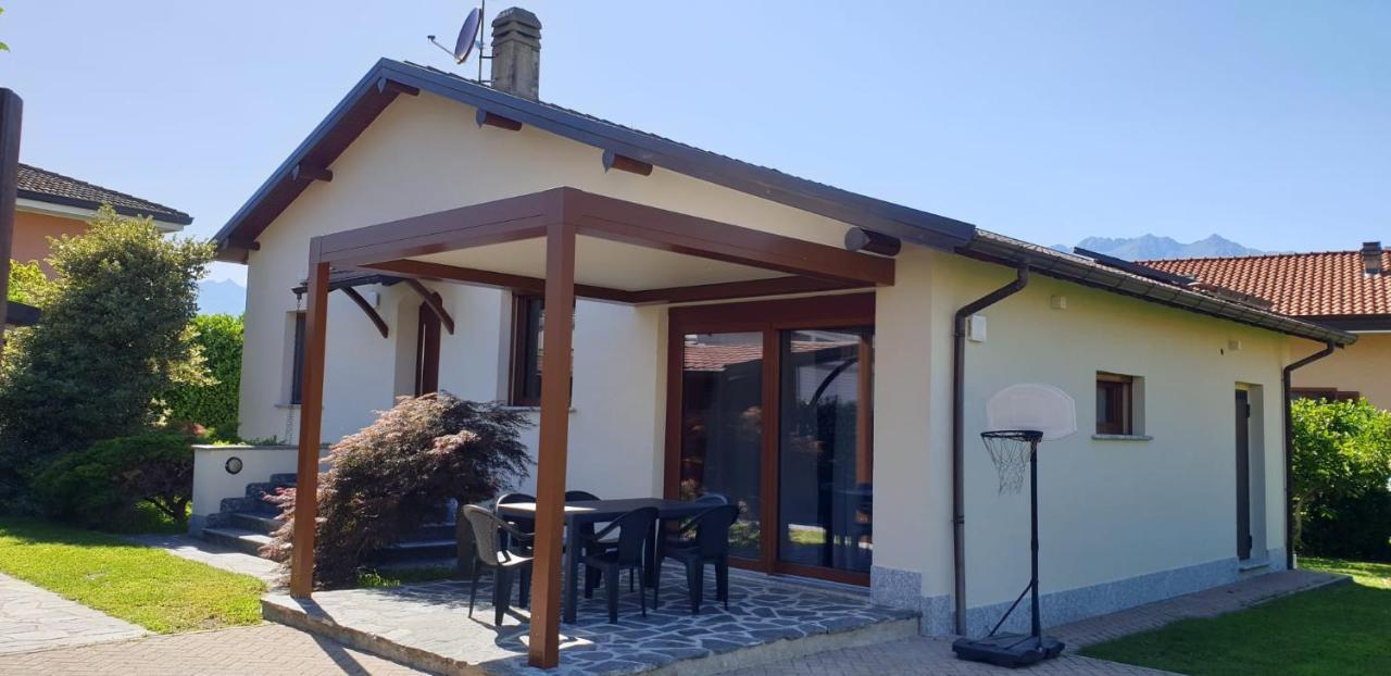 Villa Iris -Pet Friendly Stay - Garden - Private Parking- Bike Friendly Holiday House Colico Exterior foto