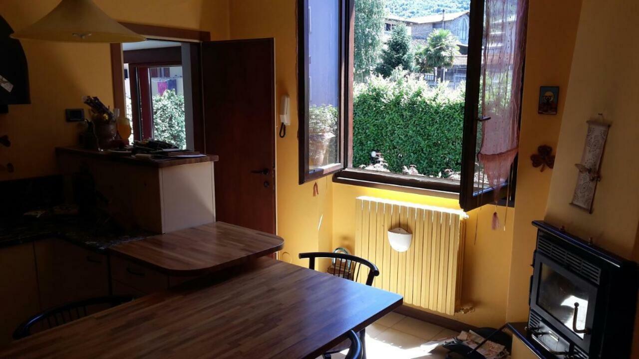 Villa Iris -Pet Friendly Stay - Garden - Private Parking- Bike Friendly Holiday House Colico Exterior foto