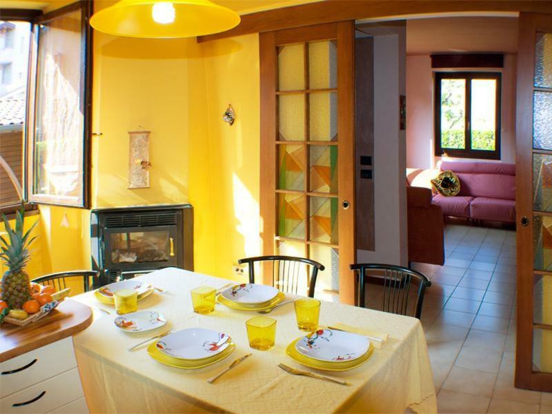 Villa Iris -Pet Friendly Stay - Garden - Private Parking- Bike Friendly Holiday House Colico Exterior foto