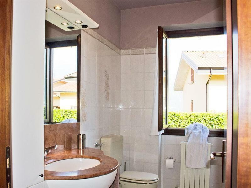 Villa Iris -Pet Friendly Stay - Garden - Private Parking- Bike Friendly Holiday House Colico Exterior foto